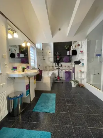 Pronájem atypického bytu, Karlovy Vary, 120 m2