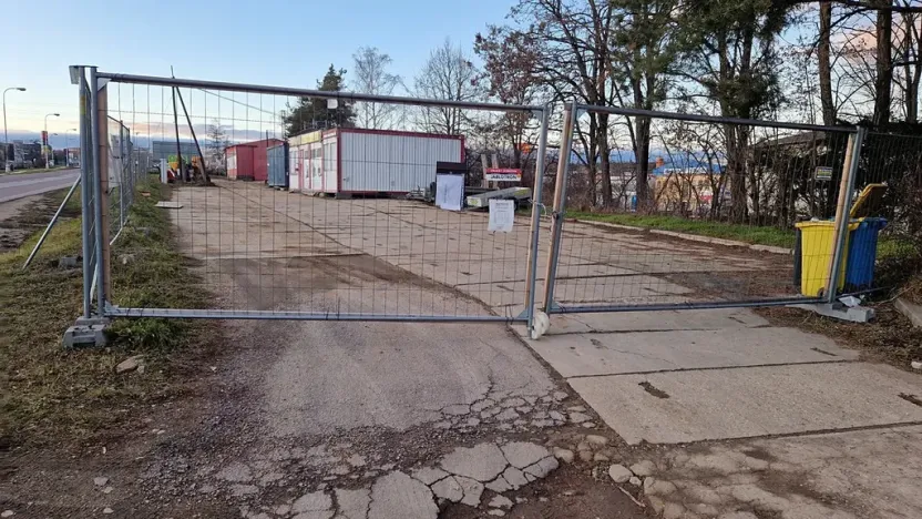 Pronájem obchodního prostoru, Znojmo, Dobšická, 500 m2