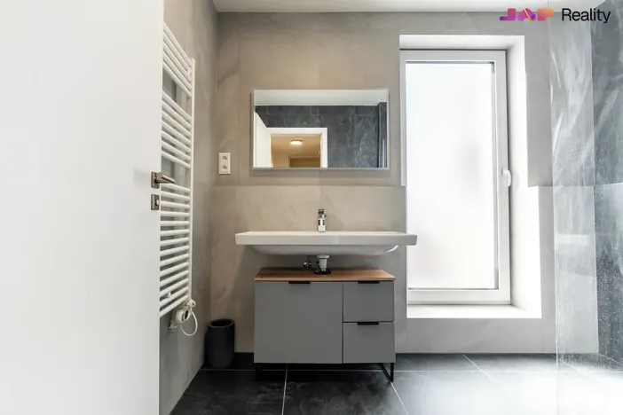 Pronájem bytu 2+kk, Brno, Komárovská, 54 m2