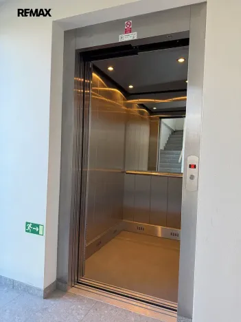 Pronájem bytu 1+kk, Praha - Hostivař, Pražská, 34 m2