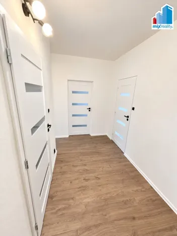 Pronájem bytu 3+1, Oselce, 64 m2