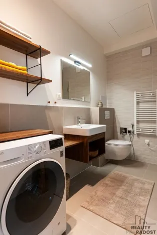 Pronájem bytu 1+kk, Praha - Bubeneč, Čs. armády, 52 m2
