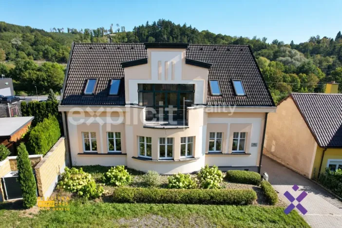 Pronájem kanceláře, Zlín, Vršava I, 460 m2