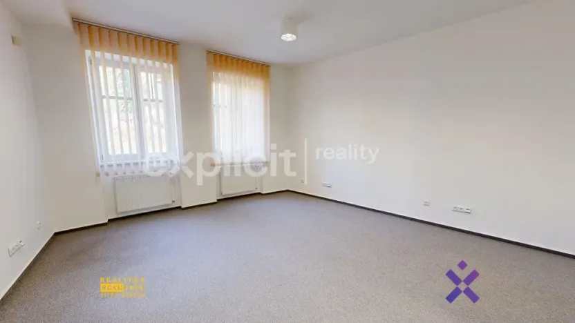 Pronájem kanceláře, Zlín, Vršava I, 460 m2
