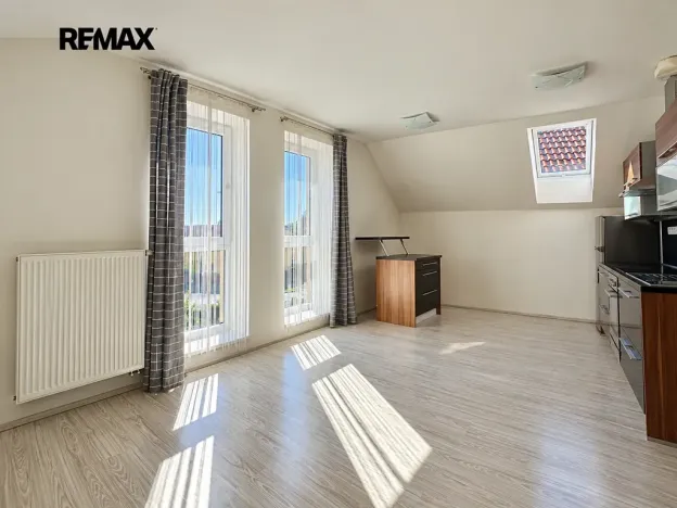 Pronájem bytu 3+kk, Praha - Cholupice, Podchýšská, 74 m2