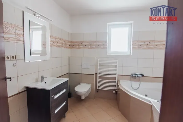 Prodej rodinného domu, Lišov - Velechvín, 135 m2