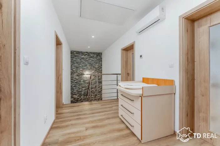 Prodej rodinného domu, Syrovice, 207 m2