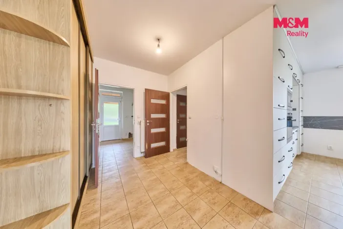Prodej rodinného domu, Bernartice, 226 m2
