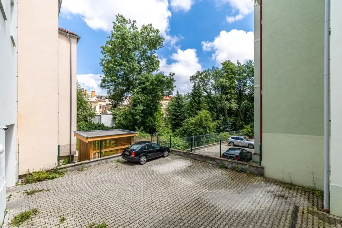 Pronájem garážového stání, Plzeň - Jižní Předměstí, V Šipce, 15 m2