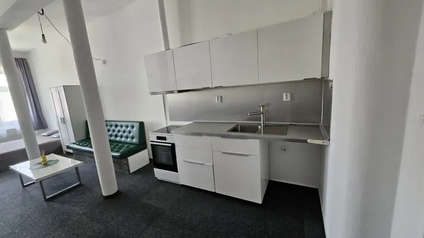 Pronájem bytu 1+kk, Hranice, Masarykovo náměstí, 60 m2