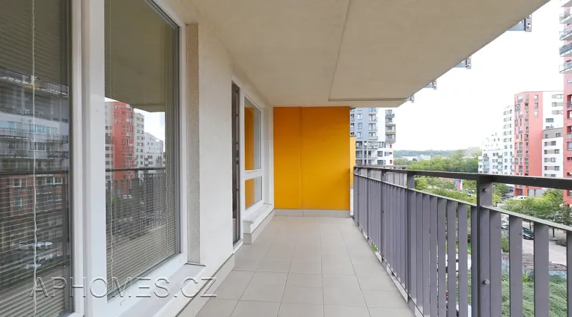Pronájem bytu 2+kk, Praha - Vysočany, Pod Harfou, 48 m2