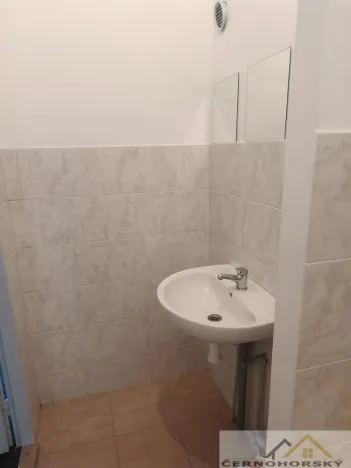 Pronájem kanceláře, Nové Strašecí, U Školy, 21 m2