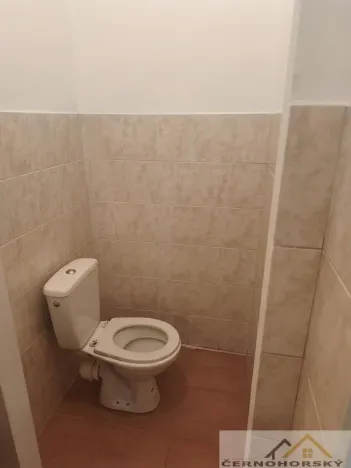 Pronájem kanceláře, Nové Strašecí, U Školy, 21 m2