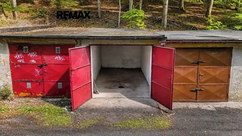 Pronájem garáže, Karlovy Vary, Hřbitovní, 18 m2