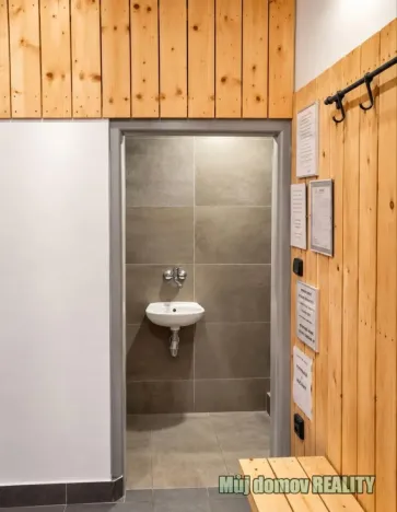 Pronájem obchodního prostoru, Praha - Libeň, 90 m2