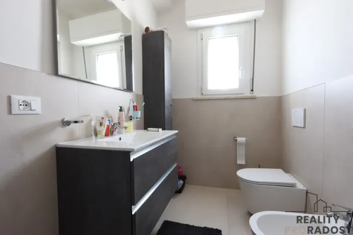Prodej bytu 3+kk, Villa Rosa, Itálie, 92 m2