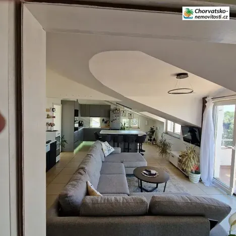 Prodej bytu 3+1, Novalja, Chorvatsko, 81 m2