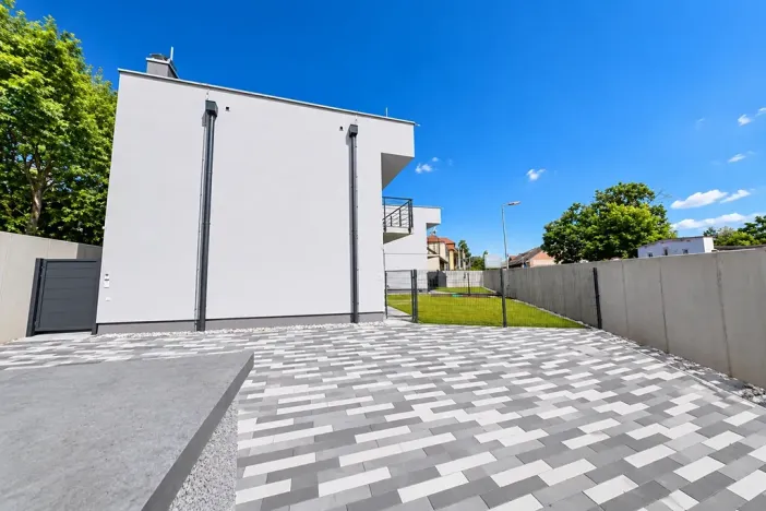 Prodej vícegeneračního domu, Šestajovice, Komenského, 275 m2