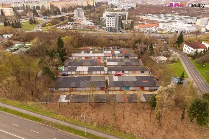 Pronájem garáže, Brno, Třískalova, 19 m2