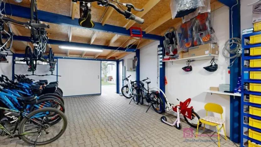 Prodej obchodního prostoru, Březí, Hlavní, 639 m2