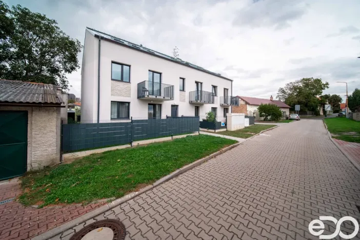 Prodej bytu 1+kk, Ovčáry, Na Bulánce, 36 m2