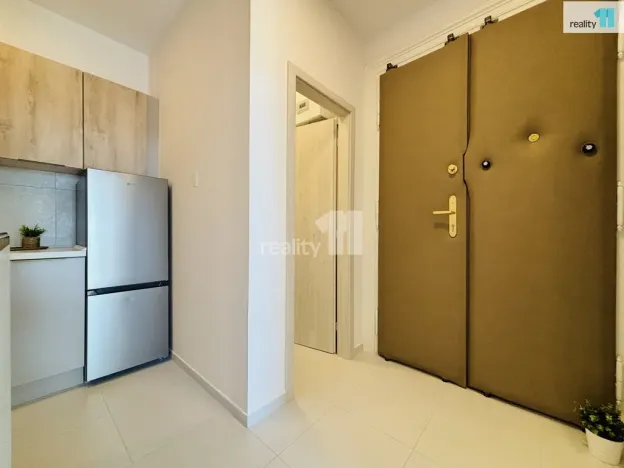Pronájem bytu 1+1, Praha - Vršovice, Krymská, 37 m2
