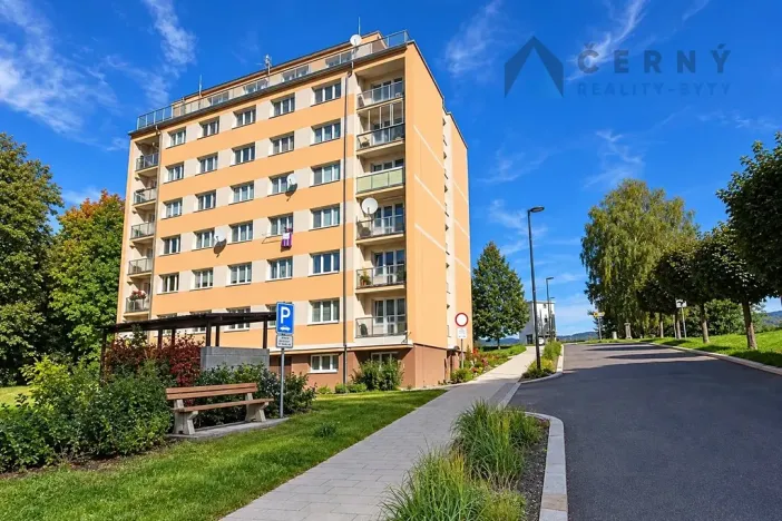 Prodej bytu 2+1, Liberec, Nad Školou, 60 m2