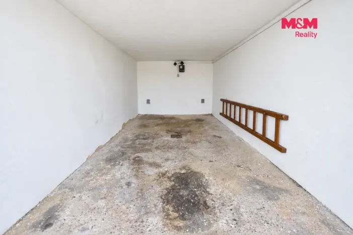 Prodej garáže, Jičín, Konecchlumského, 18 m2