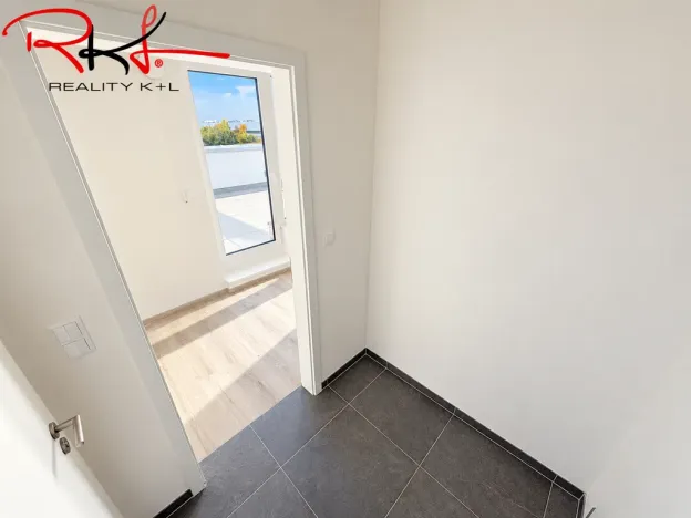 Pronájem bytu 1+kk, Praha, Thomasova, 25 m2