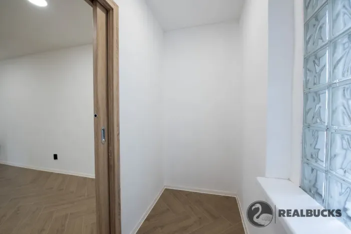 Prodej bytu 3+1, Jablonec nad Nisou, Vítězslava Nezvala, 100 m2