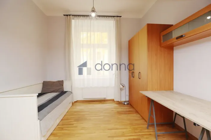 Pronájem bytu 1+kk, Praha, Jagellonská, 27 m2
