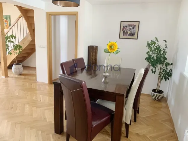 Pronájem bytu 3+1, Praha, Na Kozačce, 118 m2