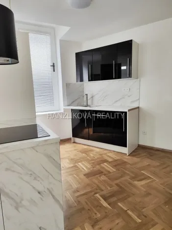Pronájem bytu 3+kk, České Budějovice - České Budějovice 3, Skuherského, 105 m2