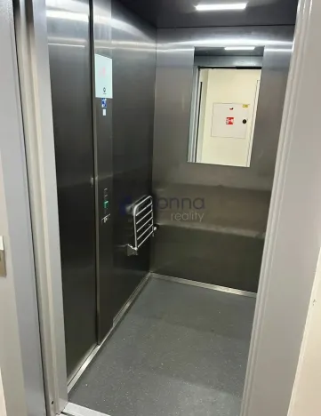 Pronájem bytu 2+kk, Praha, Formanská, 44 m2