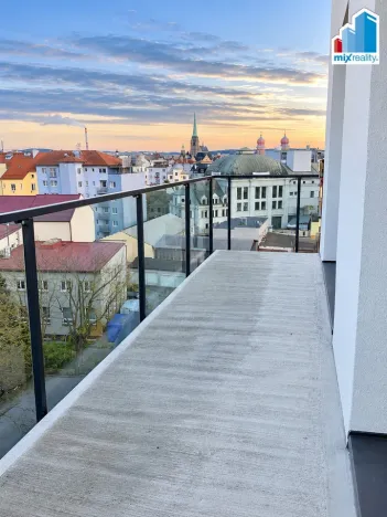 Pronájem bytu 2+kk, Plzeň - Jižní Předměstí, Poděbradova, 46 m2