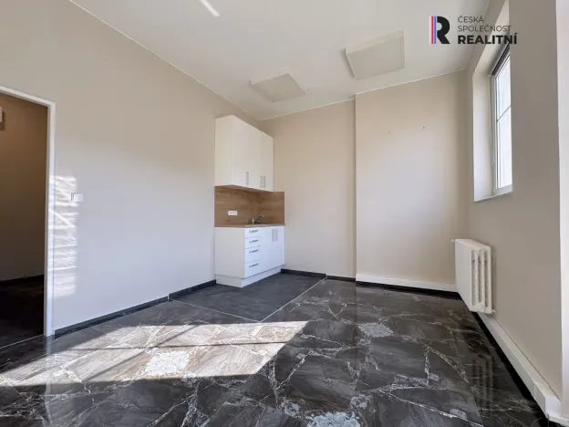 Pronájem kanceláře, Karlovy Vary, T. G. Masaryka, 39 m2