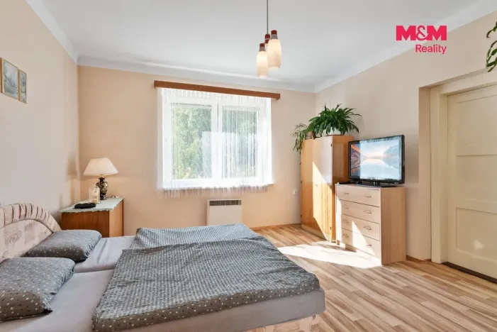 Prodej rodinného domu, Nový Bor - Janov, 180 m2