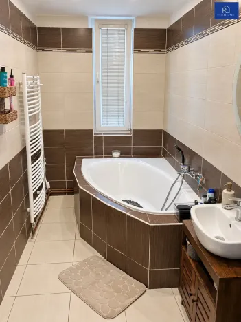 Prodej bytu 3+1, Dlouhá Loučka, Újezdská, 82 m2