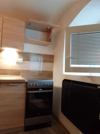 Pronájem bytu 1+kk, Kutná Hora - Kutná Hora-Vnitřní Město, Na Náměti, 20 m2