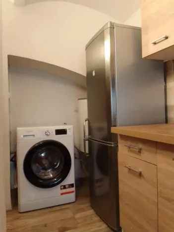 Pronájem bytu 1+kk, Kutná Hora - Kutná Hora-Vnitřní Město, Na Náměti, 20 m2