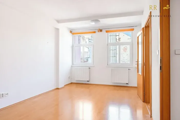 Pronájem bytu 1+1, Brno, Slovákova, 45 m2