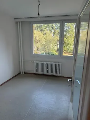 Prodej bytu 3+1, Praha - Kobylisy, Famfulíkova, 70 m2