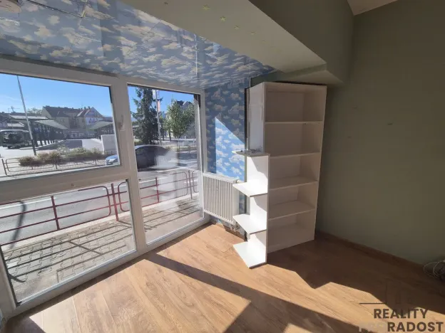 Pronájem obchodního prostoru, Třinec, 1. máje, 18 m2