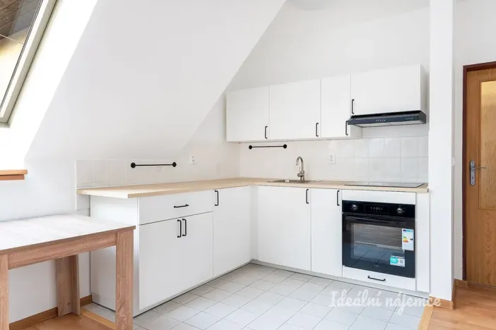 Pronájem bytu 1+kk, Stochov, S. K. Neumanna, 38 m2