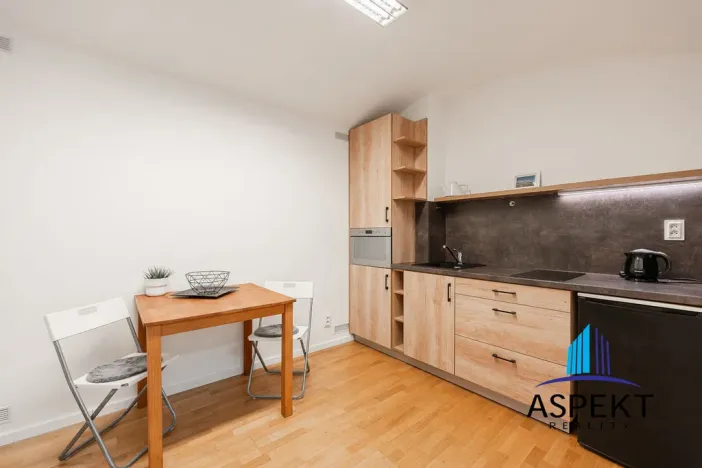 Pronájem bytu 1+kk, Praha - Žižkov, Ondříčkova, 32 m2
