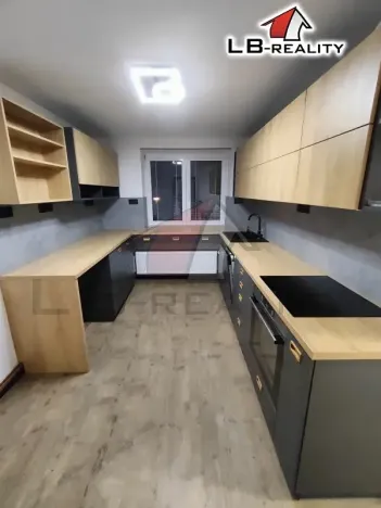 Pronájem bytu 2+1, Kolín, Kpt. Jaroše, 70 m2