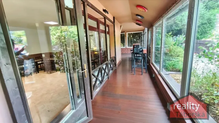 Prodej komerční nemovitosti, Nupaky, Nupacká, 241 m2