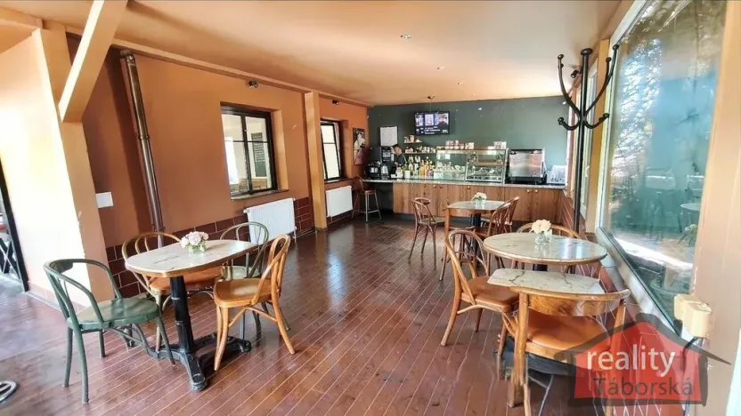 Prodej komerční nemovitosti, Nupaky, Nupacká, 241 m2