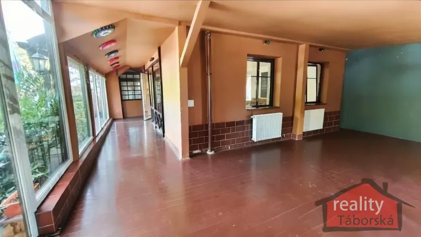 Prodej komerční nemovitosti, Nupaky, Nupacká, 241 m2