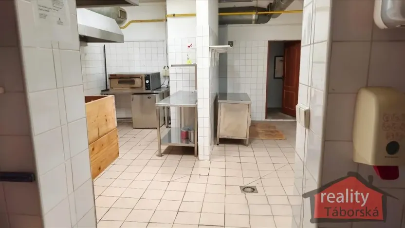 Prodej komerční nemovitosti, Nupaky, Nupacká, 241 m2